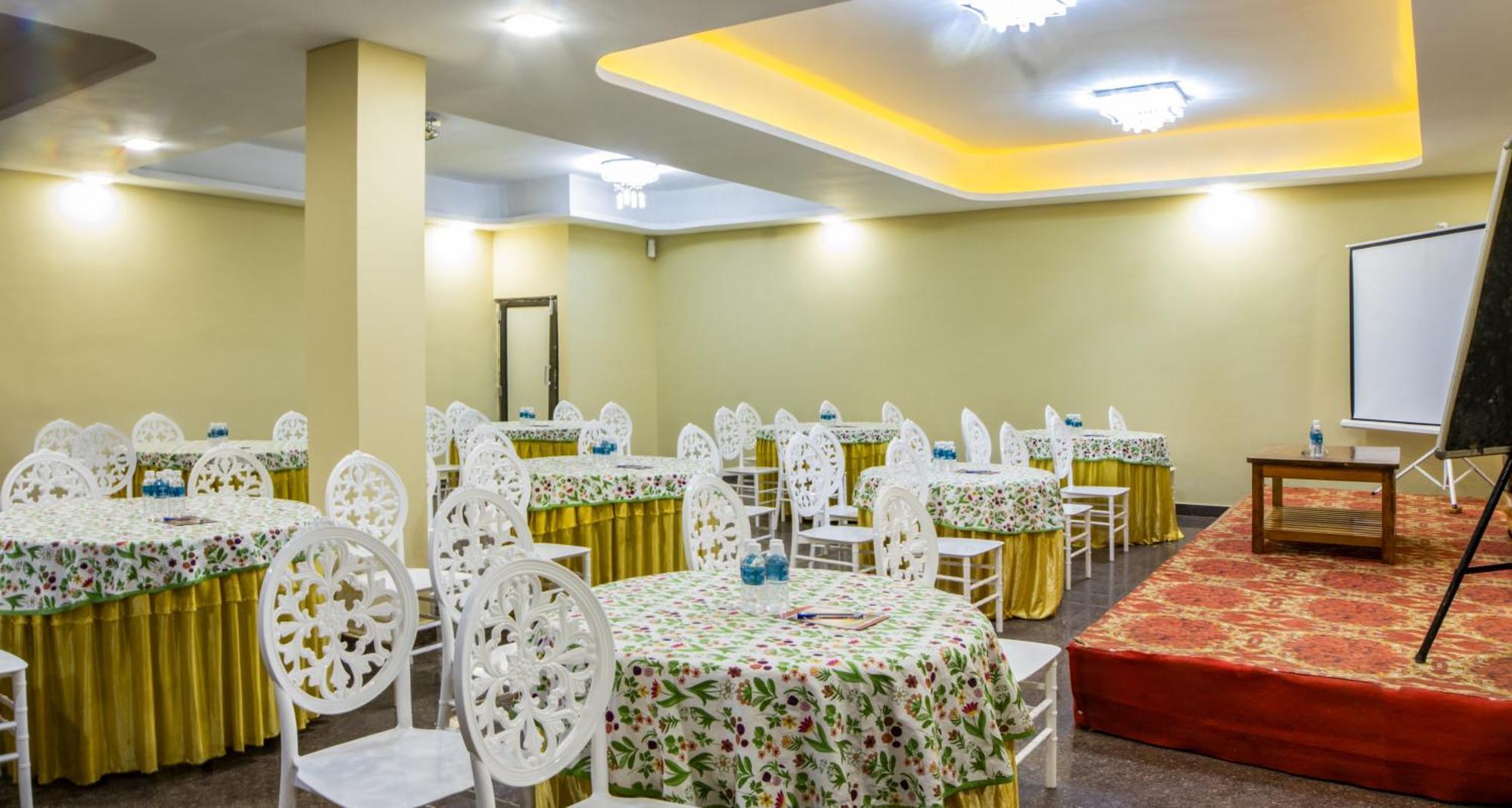 Bungalow 466 m² 21 phòng ngủ, 21 phòng tắm riêng ở Mirik Ngoại thất bức ảnh